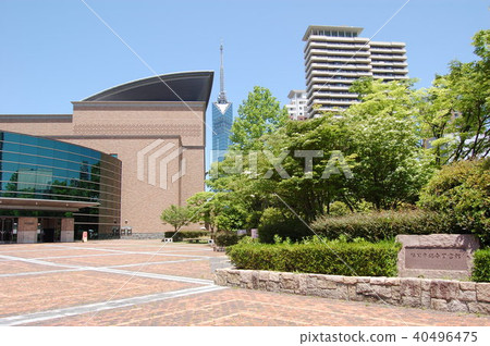 福岡塔和福岡市綜合圖書館 40496475