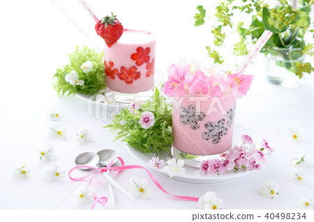 Ichigo smoothie Ichigo smoothie 40498234