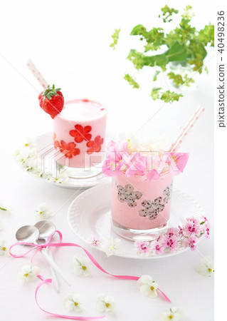 Ichigo smoothie 40498236