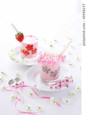 Ichigo smoothie 40498237
