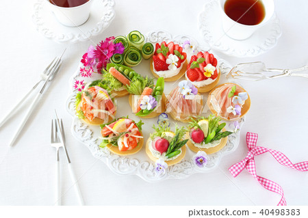 Pancake Canape 40498383