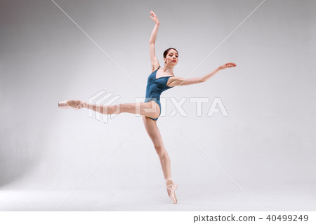 Slim beautiful ballerina on white backgorund 40499249