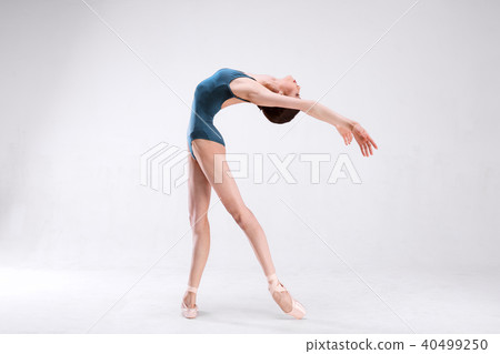 Slim beautiful ballerina on white backgorund 40499250