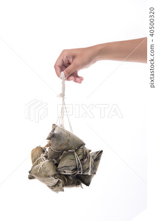 粽子 整串粽子 送粽子 拿粽子 特寫 端午節 A bunch of Zongzi ひとふさの粽 粽子 整串粽子 送粽子 拿粽子 特寫 端午節 A bunch of Zongzi ひとふさの粽 40500320