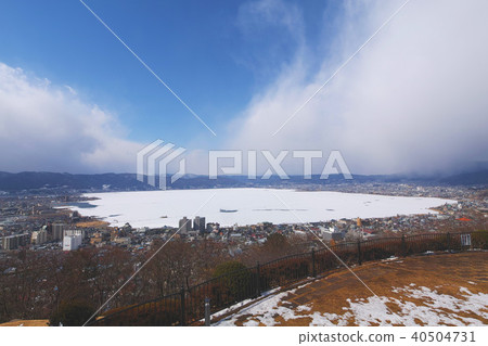 [Nagano Prefecture-Tourist Attractions] Lake Suwa (Copy Space) 40504731