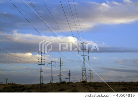Electrical pylons  and wires 40504819