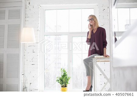 Optimistic female freelancer accepting project Optimistic female freelancer accepting project 40507661
