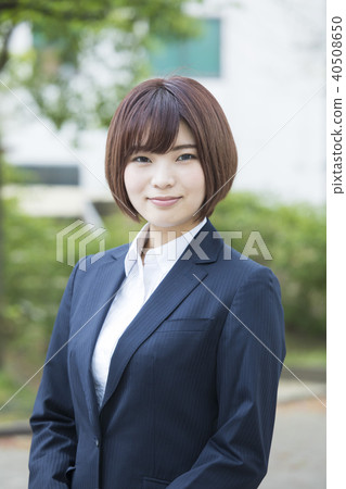 戶外的女商人 戶外的女商人 40508650