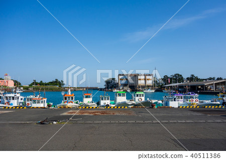 Sunny Holiday Fishing Port 40511386