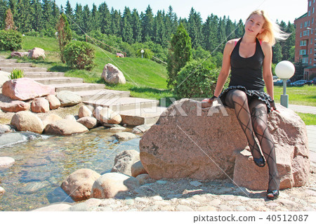 girl girl 40512087