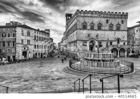View of Piazza IV Novembre, Perugia, Italy 40514665