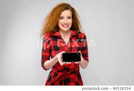 Young woman with telephone 40516554