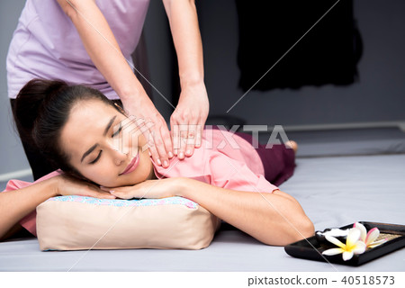 Spa and Thai massage, relaxing and healthy  40518573