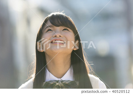 School girls looking up School girls looking up 40520512