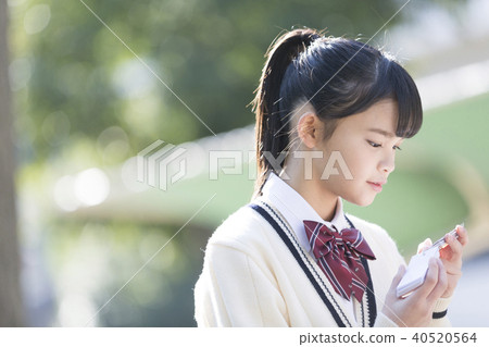 School girls studying School girls studying 40520564