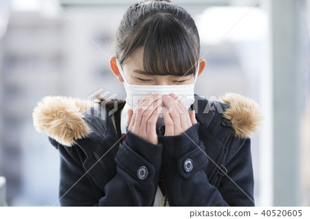 做面具的學校女孩 40520605