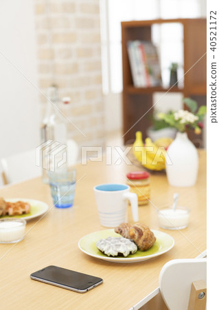 早餐在桌子上 40521172