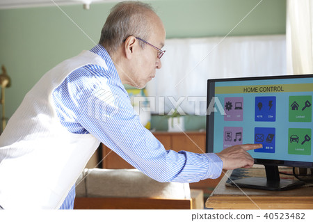 Smart home senior Smart home senior 40523482