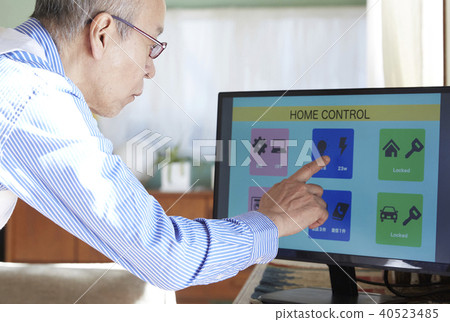 Smart home senior Smart home senior 40523485