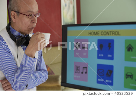 Smart home senior Smart home senior 40523529