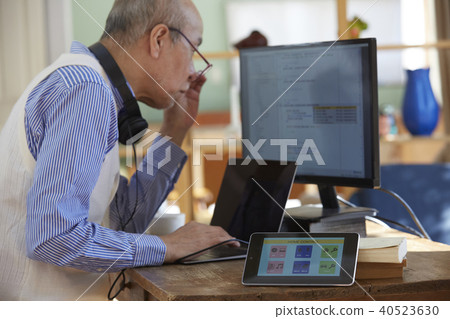 自由職業者 自由職業者 40523630