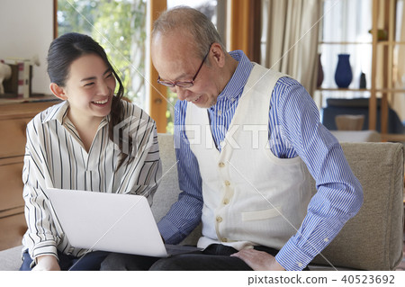 Family laptop operation Family laptop operation 40523692