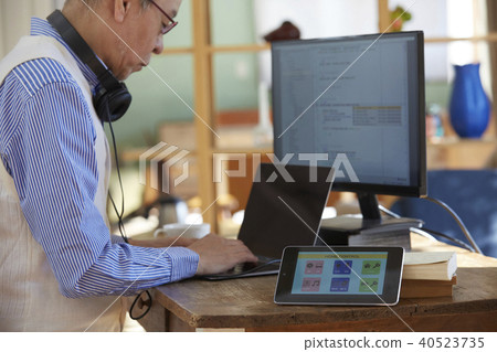 Freelance senior Freelance senior 40523735