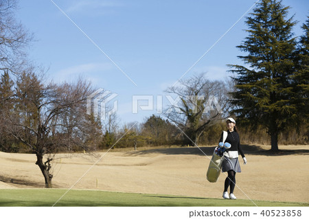 女子打高爾夫球 40523858