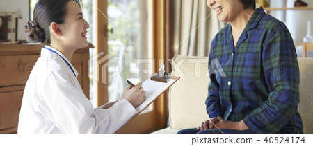 Senior visiting care 40524174