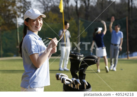 女子打高爾夫球 40524218