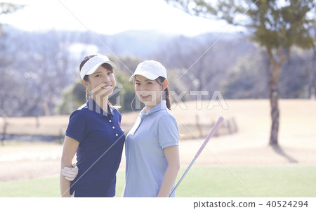 女子打高爾夫球 40524294