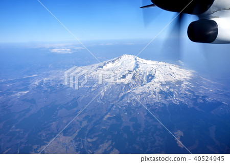 Chokaiyama from the window of the plane Chokaiyama from the window of the plane 40524945