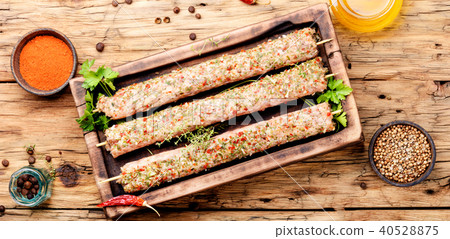 Kebab of lamb with herbs Kebab of lamb with herbs 40528875