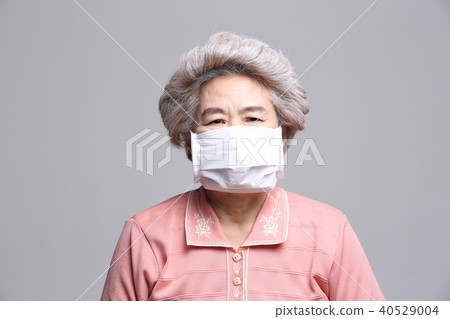 Asian facial expressions, senior, middle-aged, elderly, grandmother, mask, fine dust, health 40529004