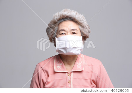 Asian facial expressions, senior, middle-aged, elderly, grandmother, mask, fine dust, health Asian facial expressions, senior, middle-aged, elderly, grandmother, mask, fine dust, health 40529005