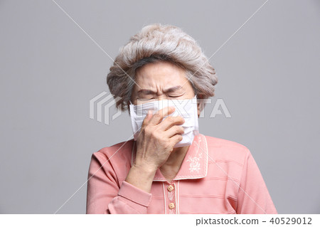 Asian facial expressions, senior, middle-aged, elderly, grandmother, mask, fine dust, health 40529012