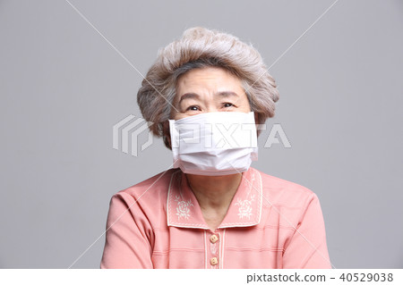 Asian facial expressions, senior, middle-aged, elderly, grandmother, mask, fine dust, health 40529038