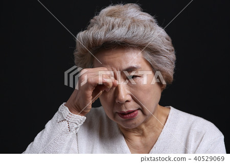 Asian facial expressions, senior, middle-aged, elderly, grandmother, mask, fine dust, health 40529069