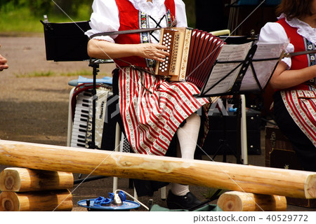 Park concert 40529772