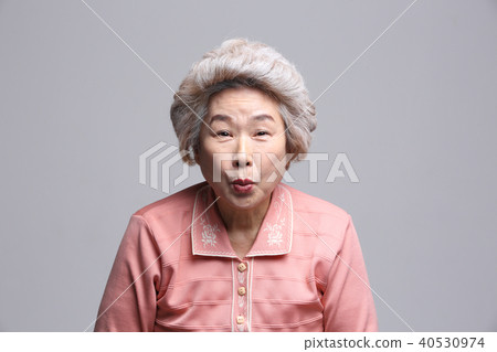 Asian facial expressions, senior, middle-aged, elderly, grandmother, close-up, laughter, happiness, kiss Asian facial expressions, senior, middle-aged, elderly, grandmother, close-up, laughter, happiness, kiss 40530974
