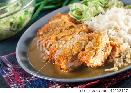 Deep fried breast chicken cutlet Deep fried breast chicken cutlet 40532157