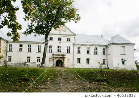 Entrance to monastery on Jazlowiec Castle ruins 40532838