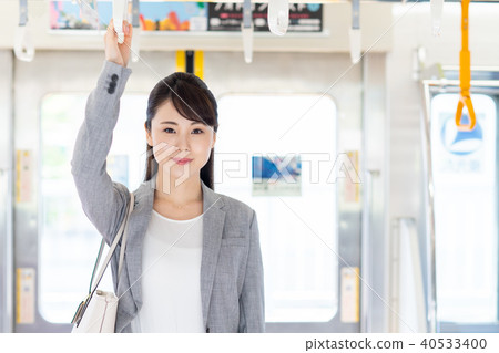 Business woman (train) shooting cooperation "Keio Electric Railway Co., Ltd. 40533400