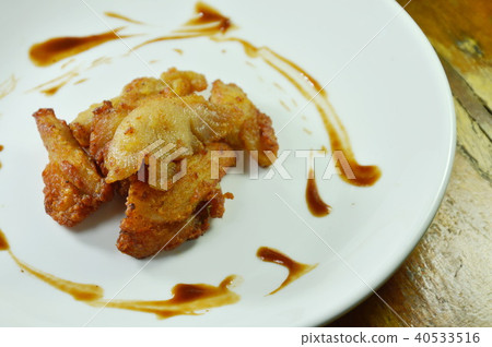 deep fried chicken dressing ketchup on white plate deep fried chicken dressing ketchup on white plate 40533516