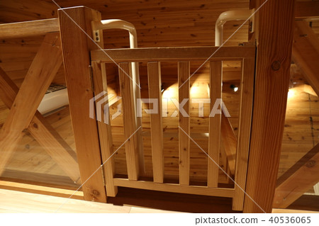 Loghouse門 Loghouse門 40536065