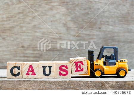 Toy forklift hold letter block e to word cause 40536678
