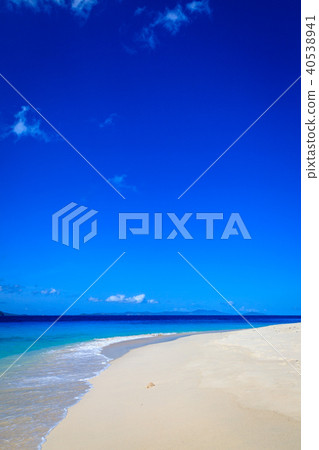 Tropical beach on an island Tropical beach on an island 40538941