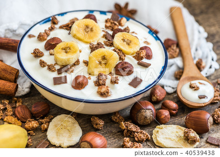 Yogurt with Muesli, Banana and Nuts 40539438