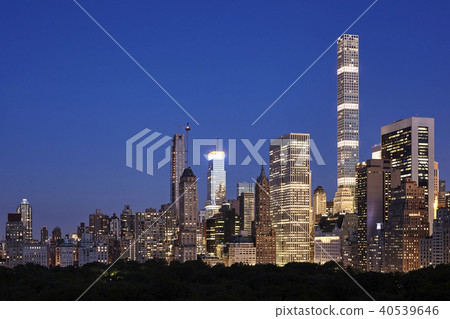 Manhattan skyline at dusk, New York City. 40539646