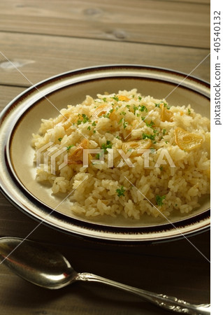 Garlic rice 40540132
